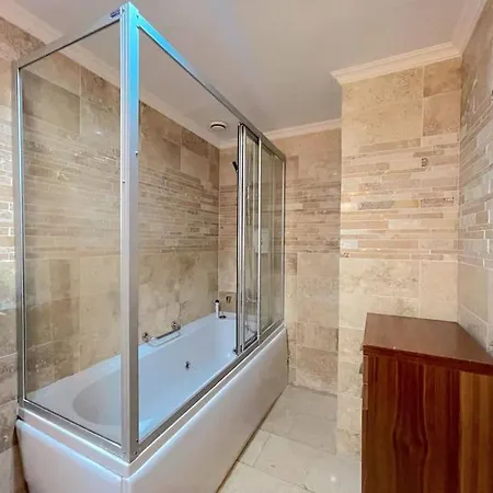 Gold 5 Star 2+1 Sea View And Aqua Park Apartment