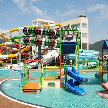 Gold 5 Star 2+1 Sea View And Aqua Park Apartment *